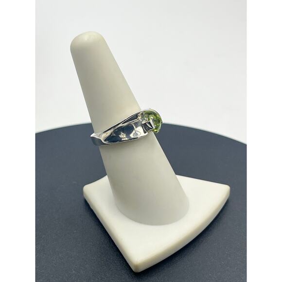 Sterling Silver 925 Trillion Cut Prong Set Peridot Solitaire Modern Ring Sz 7.5 - Picture 5 of 10